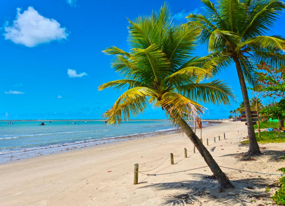 Praia de Coroa Vermelha, em Porto Seguro (BA), é um dos destinos em promoção da Latam