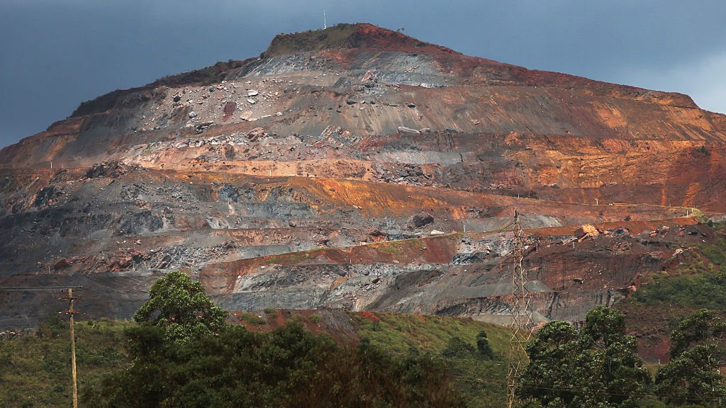 Minério de ferro amplia perdas com preocupações sobre demanda da China