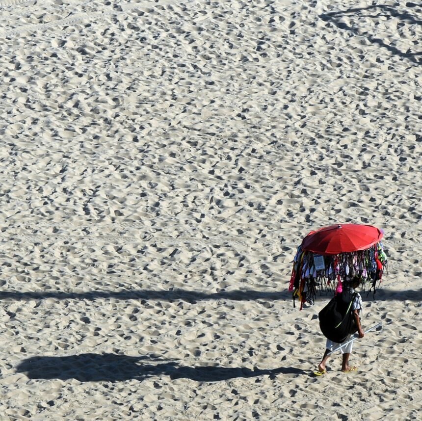 Para diminuir informalidade, Brasil precisa crescer e investir em capital humano | Brasil