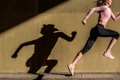 Por que você deve incluir alguns sprints em seu treino de caminhada ou corrida