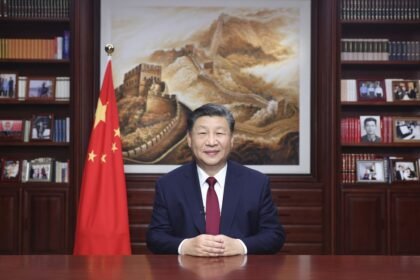 Presidente chinês Xi Jinping durante comunicado oficial em rede nacional — Foto: Ju Peng/Xinhua via AP