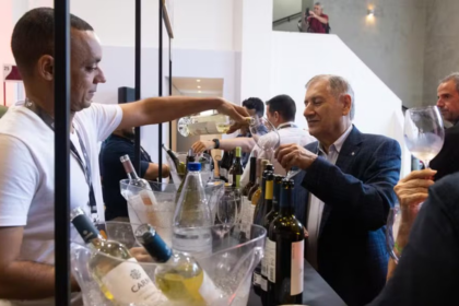 Na 11ª edição do Vinhos de Portugal, evento realizado pelos jornais O GLOBO, Valor e Público, profissionais e entusiastas se reúnem em degustações e provas de tipos raríssimos da bebida — Foto: Rebecca Maria/O Globo