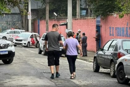 Escola Estadual Thomazia Montoro, em São Paulo, onde ocorreu um ataque a faca — Foto: Reprodução/TV Globo/g1