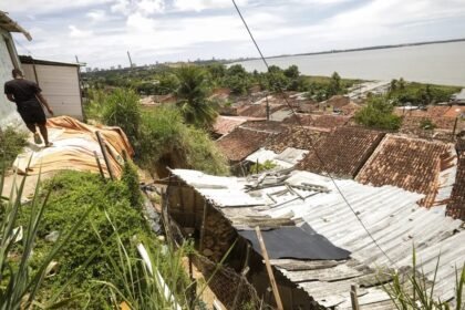 Bairro de Maceió (AL) que teve afundamento do solo causado pela extração de sal-gema — Foto: Joédson Alves/Agência Brasil