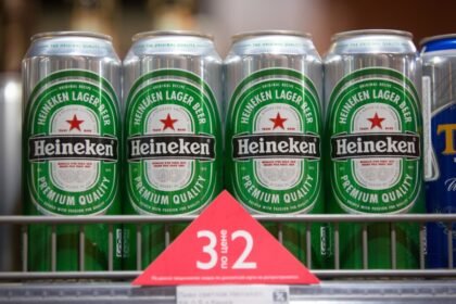 Heineken admite que tempo de fabricação da cerveja varia além de 28 dias no Brasil | Empresas