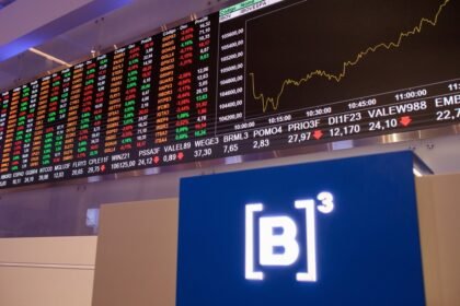 O Ibovespa avançou na sessão e no acumulado dos últimos cinco dias, encerrando sequência de quatro semanas consecutivas no vermelho — Foto: Patricia Monteiro/Bloomberg