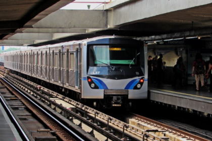 Trem chega na estação Portuguesa-Tietê da linha Azul do Metrô de São Paulo — Foto: Reprodução