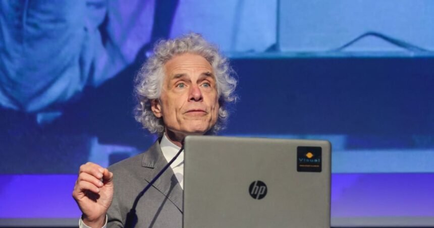 Por que as pessoas acreditam em ‘fake news’? Psicólogo Steven Pinker responde