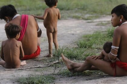 Indígenas da comunidade yanomami — Foto: Fernando Frazão/Agência Brasil