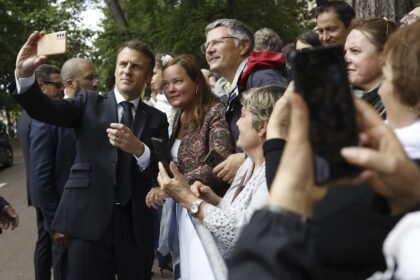 Eleições na França: Forte comparecimento às urnas reflete tensão eleitoral na França | Mundo