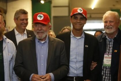 Presidente Lula participa de encontro com lideranças e movimentos sociais, no Armazém do Campo, em São Paulo — Foto: Paulo Pinto/Agência Brasil