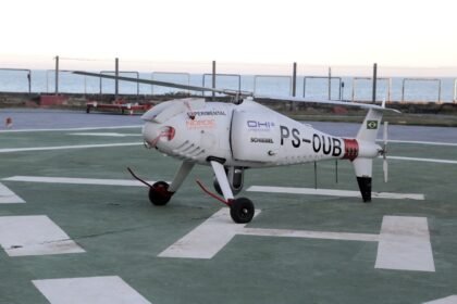 Aeronave civil remotamente pilotada (RPA) usada pela Petrobras para transportar carga de Macaé, no litoral norte do Rio, até a plataforma P-51, na Bacia de Campos — Foto: Cezar Fernandes/ Agência Petrobras