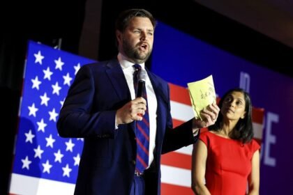 JD Vance, vice na chapa republicana de Donald Trump — Foto: Aaron Doster/AP