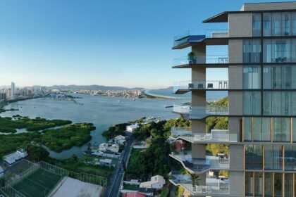 Em Itajaí, cidade com o maior PIB do estado de Santa Catarina, lançamentos sofisticados como o edifício Infinitá Treehouse devem mudar a paisagem da orla em frente à marina — Foto: BLUE HEAVEN/DIVULGAÇÃO