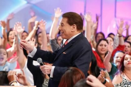 Em homenagem, rosto de Silvio Santos será exibido em relógios de rua de São Paulo | Brasil