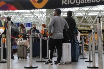 Área de check in do Aeroporto Internacional do Galeão, no Rio de Janeiro — Foto: Fernando Frazão/Agência Brasil