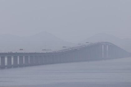 Fumaça das queimadas no Rio — Foto: Marcia Foletto/Agência O Globo