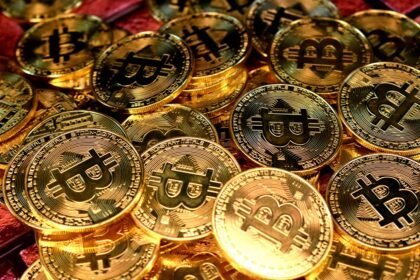 Bitcoin recua após tocar os US$ 68 mil no dia anterior | Criptomoedas