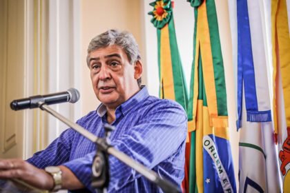 Candidato à reeleição, prefeito de Porto Alegre faz apelo contra abstenção | Eleições 2024