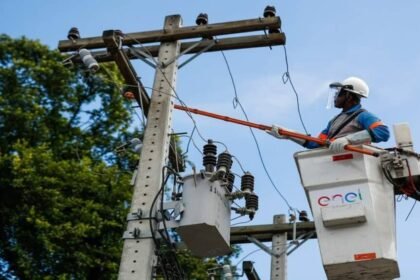 Mas de 111 mil casas estão sem energia na Grande São Paulo | Brasil