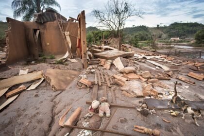 Mariana após o rompimento da barragem de Fundão — Foto: Ana Branco/Agência O Globo