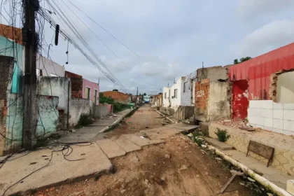 Bairro em Maceió, próximo à mina 18, de exploração de sal-gema, da Braskem — Foto: Divulgação/Universidade Federal de Alagoas