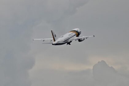 Avião presidencial decola na Base Aérea com Jair Bolsonaro, em 30 de dezembro de 2022 — Foto: Cadu Gomes/Agência O Globo