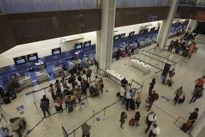 Saguão do Aeroporto Santos Dumont, no Rio de Janeiro — Foto: Márcia Foletto/Agência O Globo