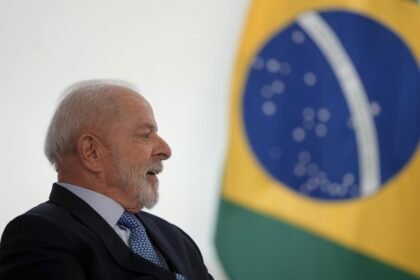 Lula passou bem a noite e está de bom humor, diz médico do presidente | Política