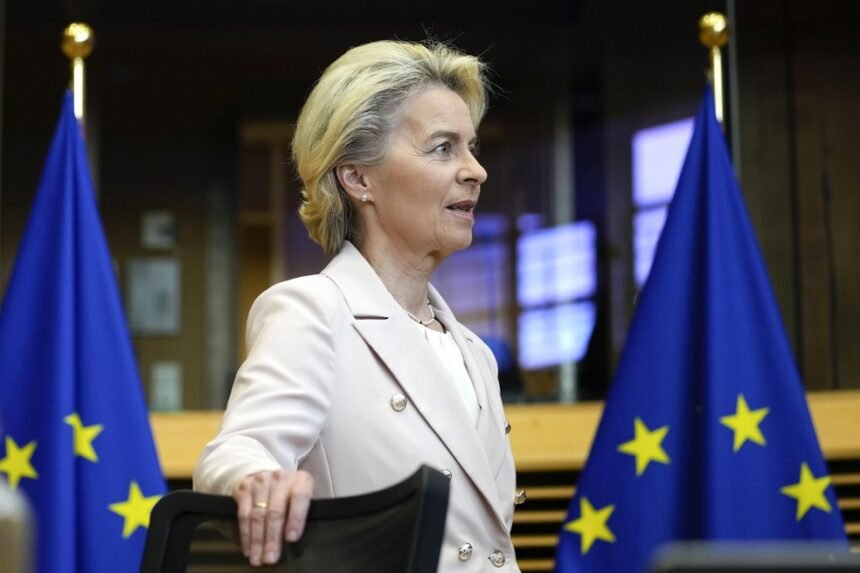 A presidente da Comissão Europeia, Ursula von der Leyen, não deve ir à Cúpula do Mercosul — Foto: Virginia Mayo/AP