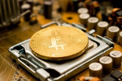 Bitcoin sobe com forte fluxo de capital para ETFs | Criptomoedas