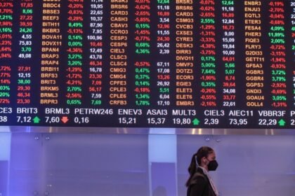 Ibovespa recua com queda forte da Vale e com tarifas americanas no radar | Finanças