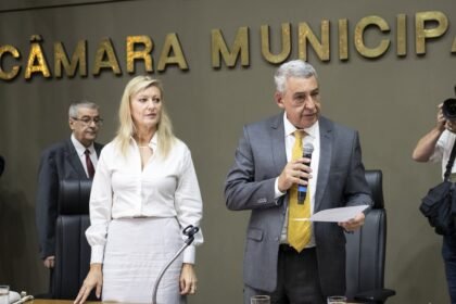 Vice-prefeita Betina Worm e prefeito Sebastião Melo assumem Prefeitura de Porto Alegre — Foto: Fernando Antunes/CMPA